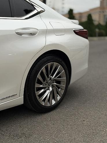 levinson: Lexus ES: 2021 г., 2.5 л, Вариатор, Бензин, Седан — 6