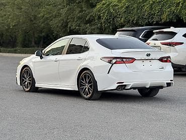 Транспорт: Toyota Camry: 2022 г., 2.5 л, Автомат, Гибрид, Седан — 6