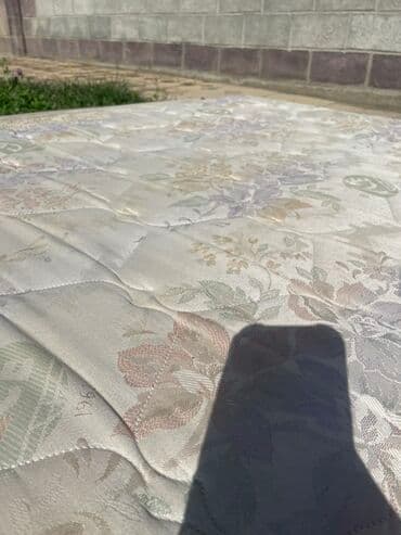 матрасы из кореи: Продаю матрас пружинный двуспальный. бу -Производство: Корея пружины — 6