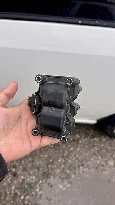 spar: Катушка зажигания Ford 2004 г., Б/у, Оригинал — 4