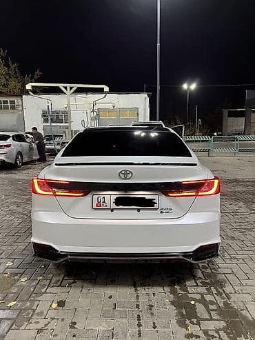 prius v: Toyota Camry: 2025 г., 2 л, Автомат, Гибрид, Седан — 6