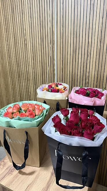 куплю букет: Розы в подарочных пакетах - Композиция: 15 роз - Длина стебля: 40 см — 2