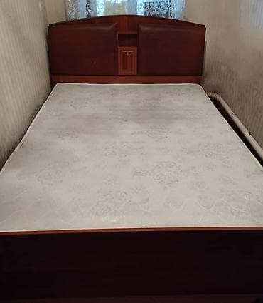 Двуспальная кровать