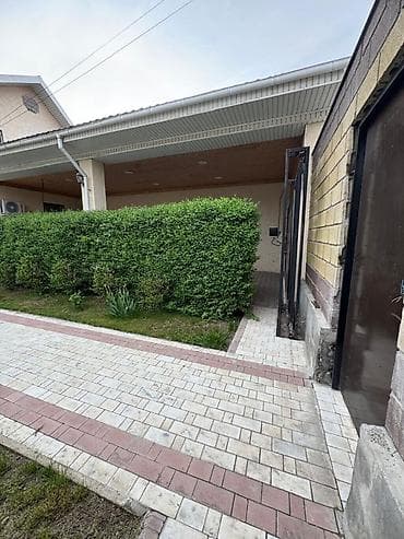 Недвижимость: URSA 🏡 Продаётся уютный кирпичный дом в Бишкеке (район Политеха — 8