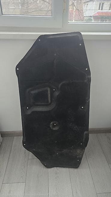 Утеплитель капота Mitsubishi, Б/у, Оригинал at lalafo.kg Утеплитель капота Mitsubishi, Б/у, Оригинал