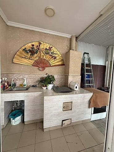 Үйлөр: Продаётся 4-комнатный дом с хорошим ремонтом Район — 8