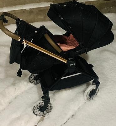 Игрушки: Коляска, цвет - Черный, Б/у — 1