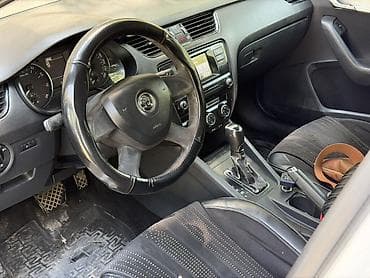 sur ron: Skoda Octavia: 2014 г., 1.6 л, Автомат, Бензин, Седан — 5