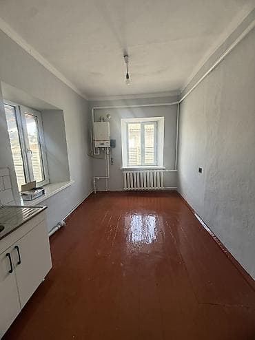 Дома: Продаётся жилой дом с подсобными постройками. Село Новопакровка ул — 3