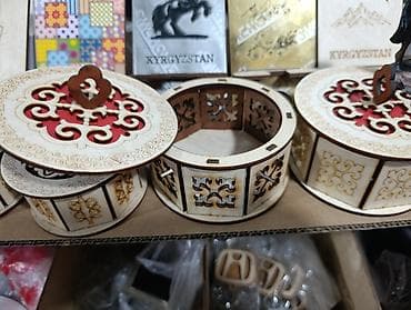 study lamp: Деревянная шкатулка с крышкой, выполненная в национальном стиле. - — 2