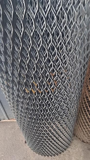 Просечно-вытяжная металлическая сетка (ПВЛ) в рулонах