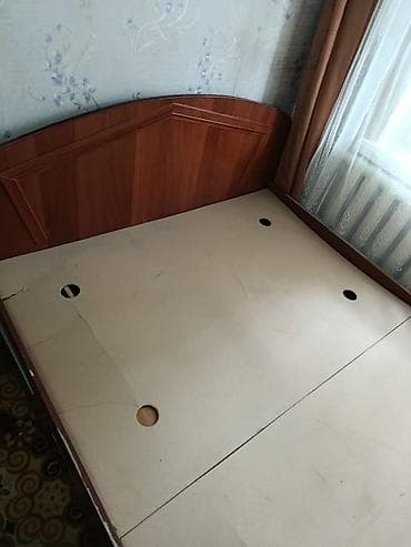 кровать полторашка: Двуспальная кровать, Б/у, Каркас без матраса, длина - 190 см — 5