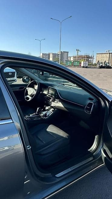 geely galaxy e5: Hyundai Grandeur: 2018 г., 2.2 л, Автомат, Дизель, Седан — 9