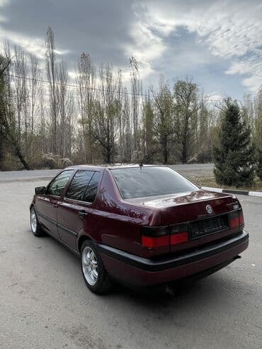 обмен авто на земельный участок: Volkswagen Vento: 1993 г., 1.8 л, Механика, Бензин, Седан — 5