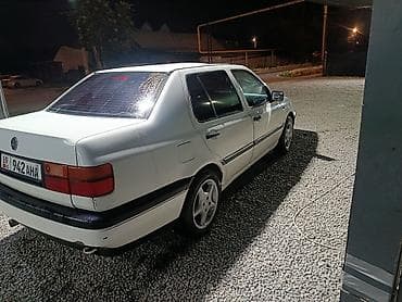 вента чехол: Volkswagen Vento: 1992 г., 1.8 л, Механика, Седан — 4
