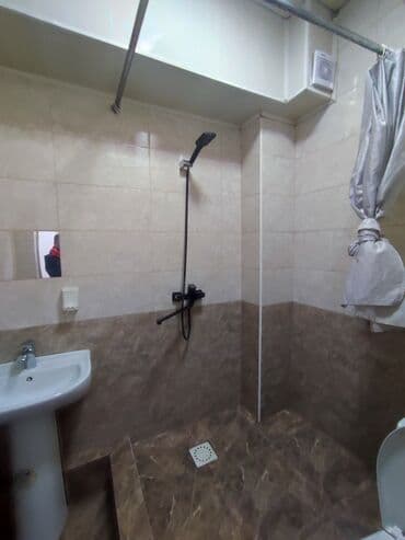 продается квартира в доме белый пароход: 1 комната, 30 м², Индивидуалка, 1 этаж, Старый ремонт — 15