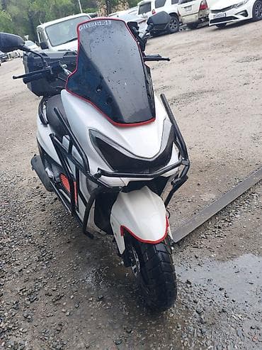 мопед новый: Макси-скутер Yamaha, 150 куб. см, Бензин, Новый — 2