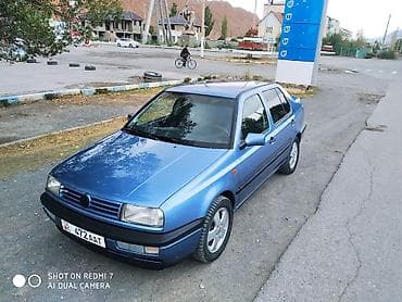 Транспорт: Volkswagen Vento: 1993 г., 1.8 л, Кол менен иштөөчү, Бензин, Седан — 2
