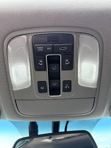 kia karneval: Kia Carnival: 2017 г., 2.2 л, Автомат, Дизель, Минивэн — 9