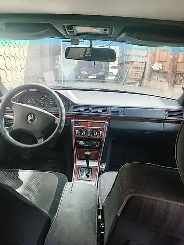 кожа сидение: Mercedes-Benz, салон W124 (ориентировочно E‑класс конца 80-х – 90-х) — 1