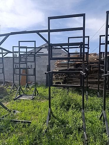 Металлические стойки/каркасы для торговых точек и выставок - Прочная