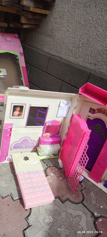 Оюнчуктар: Продается кукольный домик в хорошем состоянии . По всем вопросам — 2