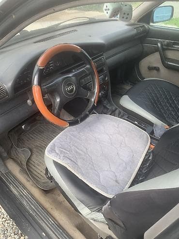 x 7: Audi 80: 1991 г., 2 л, Механика, Бензин, Седан — 4