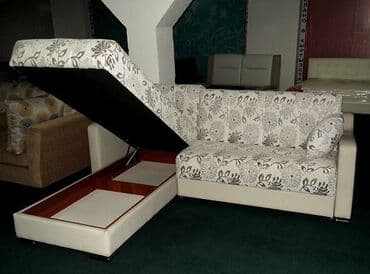 гарнитуры кухонные: Диваны — 2