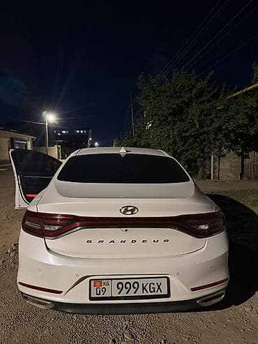 самсунг sm6: Hyundai Grandeur: 2018 г., Седан — 3