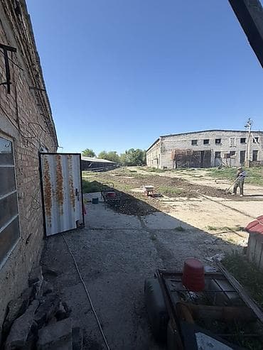 кантенер лист: Промышленная площадка с капитальными зданиями и большим открытым — 3