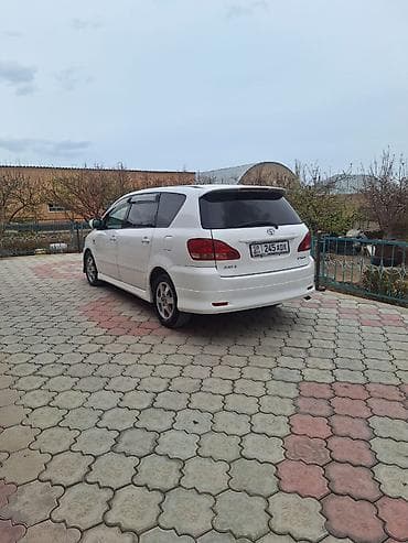 Toyota Ipsum: 2004 г., 2.4 л, Автомат, Бензин, Универсал — 4