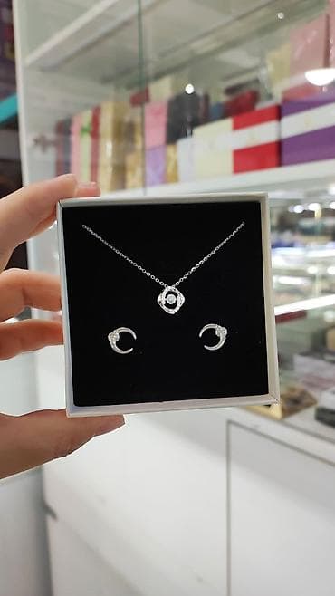 Серебряный комплект Колье+ Серьги Серьги на гвоздиках Серебро 925