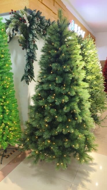 В наличии ёлки ростом 2.1 в подарок упаковка красивых игрушек, ёлки