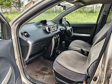 90: Toyota Ist: 2003 г., 1.3 л, Автомат, Бензин, Хэтчбэк — 2