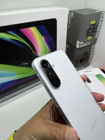 наушники комп: Samsung Galaxy A56, Новый, 256 ГБ, цвет - Белый, В рассрочку, 1 SIM, 2 SIM, eSIM — 2