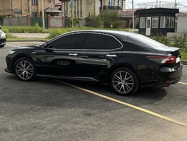 Продажа авто: Toyota Camry: 2021 г., 2.5 л, Вариатор, Гибрид, Седан — 2