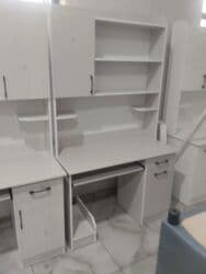 столы разных размеров: Компьютерный стол, С полками — 13