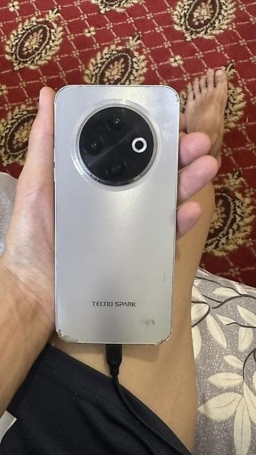 Мобильные телефоны: Tecno Spark, цвет - Серебристый — 2