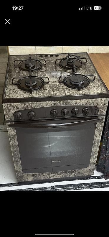 Посуда и кухонный инвентарь: Газовая плита GEFEST - 4 конфорки на варочной панели, удобные решётки — 1