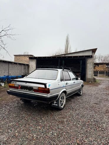 срочно продам авто в связи с переездом: Audi 80: 1982 г., 1.8 л, Механика, Бензиновая, Седан — 4