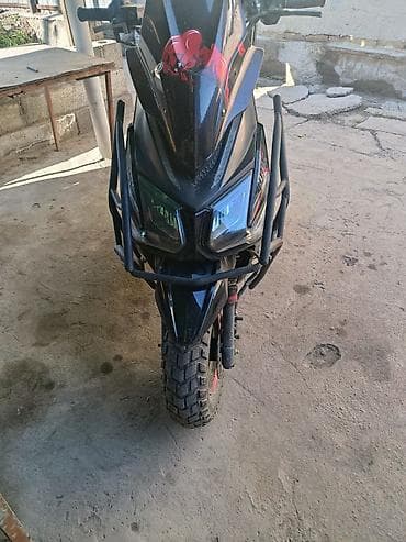 мопед 175 кубов: Скутер (мопед) черного цвета с агрессивным дизайном, внедорожными — 2