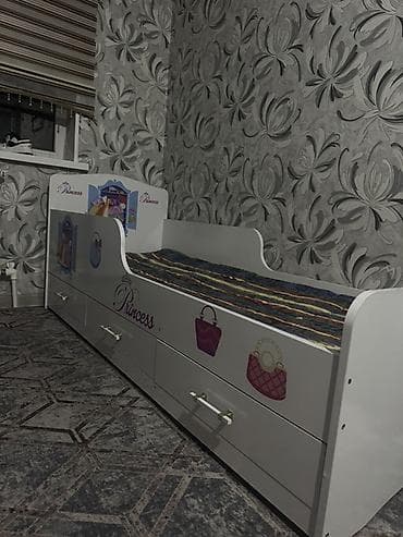 детские кроссовки на танкетке: Детская односпальная кровать, Для девочки, С бортиком, ДСП — 3