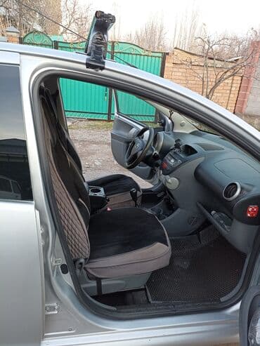 айго aygo: Toyota Aygo: 2010 г., 1 л, Механика, Бензин, Хетчбек — 5