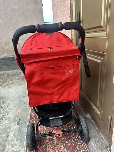 коляски для ребёнка: Прогулочная коляска Valco Baby Snap 4, красная - Лёгкая и манёвренная — 2