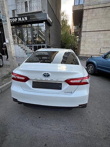 Toyota Camry: 2019 г., 2.5 л, Автомат, Гибрид, Седан — 4