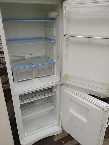 mini refrigerator: Холодильник Indesit, Б/у, Двухкамерный, De frost (капельный), 60 * 1800 * 60 — 5