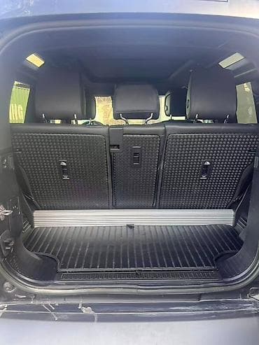 2022: Land Rover Defender: 2022 г., Внедорожник — 5