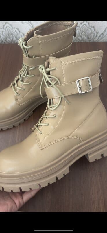 ош обувь: 1.Зима натуралка 37размерцена 1800сом. 2.деми сапоги 37размер цена — 2