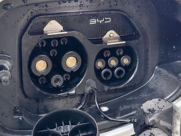 e bike: BYD Yuan Up: 2025 г., 0.1 л, Вариатор, Электромобиль, Универсал — 6