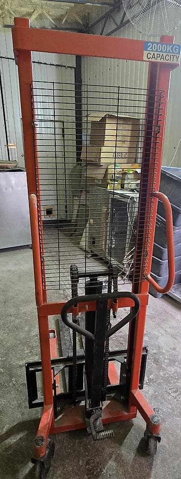 Торговое оборудование: Ручной гидравлический штабелер (рокла‑штабелер) с вилами - — 3